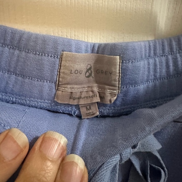 Lou & Grey Signature Soft Plush Joggers size Medium - Picture 3 of 6